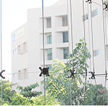 Sistema de sujeción de arañas con tensores de acero inoxidable